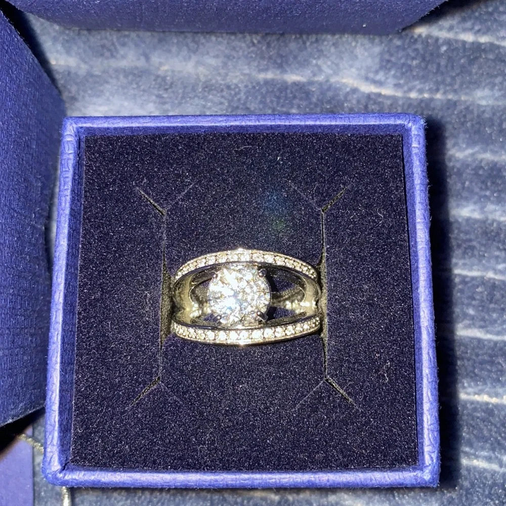 Swarovski ring - Picture 2 of 3